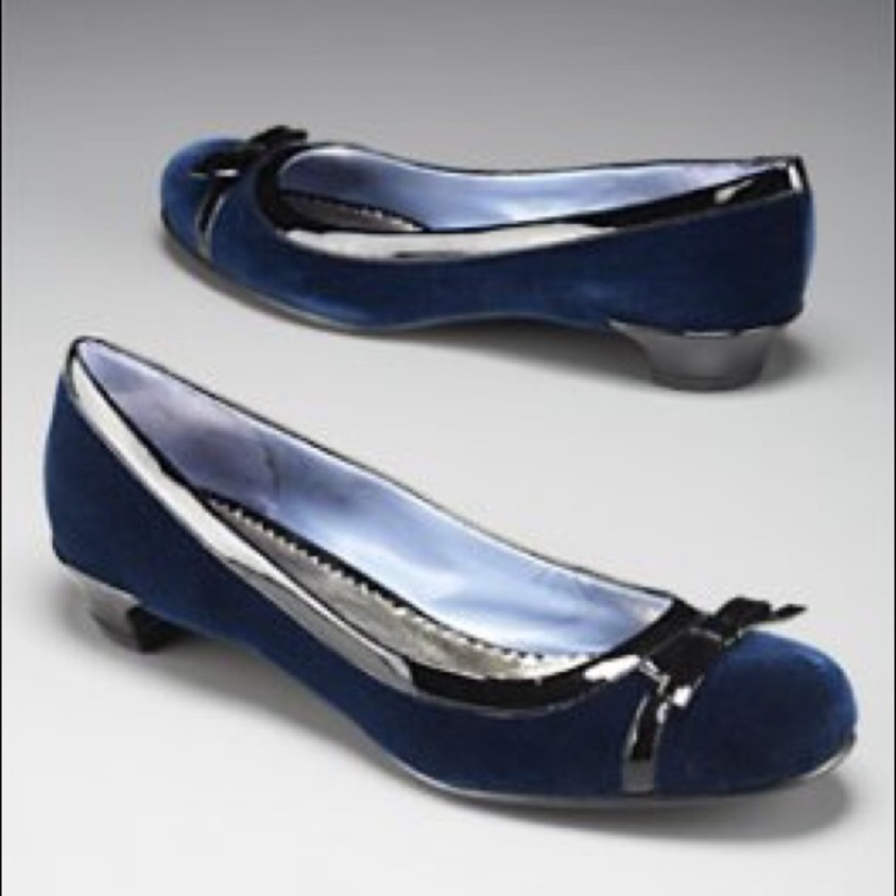 Marc by Marc Jacobs navy velvet flats